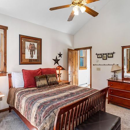 Main Street Junction Villa Breckenridge Room photo