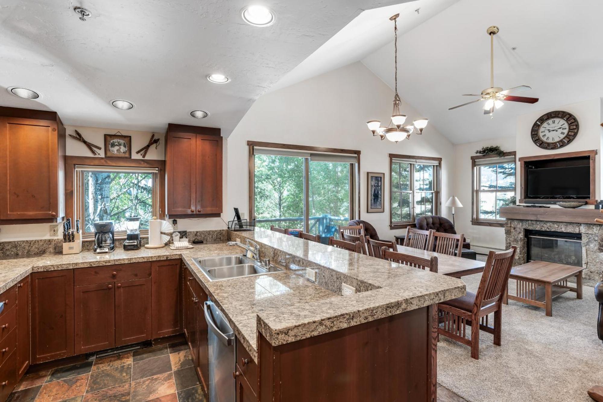 Main Street Junction Villa Breckenridge Room photo